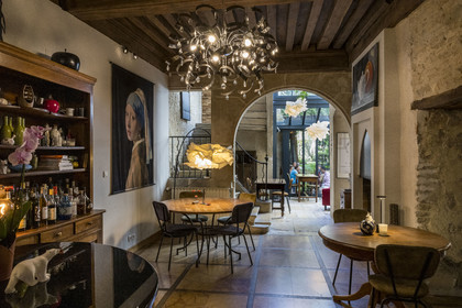 France, Côte-d'Or (21), Dijon, zone classée Patrimoine Mondial de l'UNESCO, restaurant Le Chat qui Pense dans l'ancien Hotel Monge du XVIIe siècle