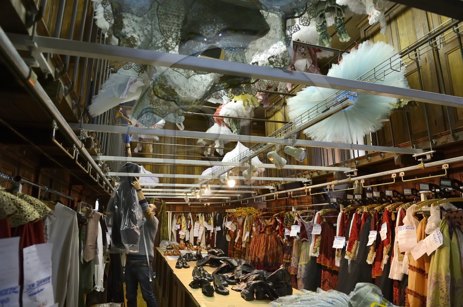 France, Paris (75), Opéra Garnier, les ateliers du costume, la centrale des costumes