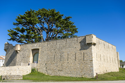 France, Vendée (85), Ile de Noirmoutier, Noirmoutier-en-l'Ile, les remparts entourant le chateau médiéval