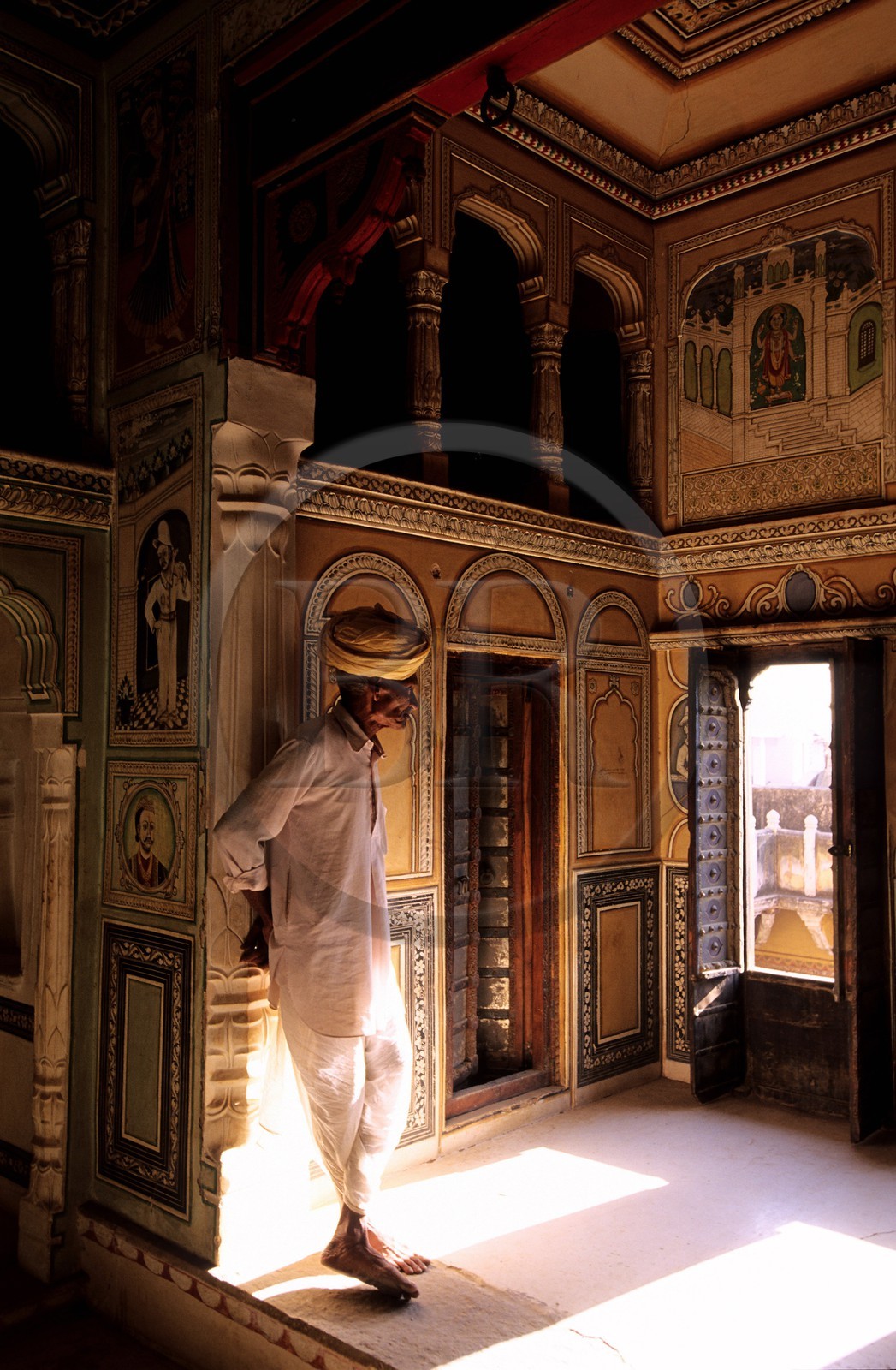 India, Rajasthan State, city of Nawalgarh, Choti Bhagaton Ki Haveli (house), richly decorated women's room