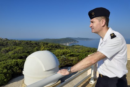 France, Var (83), Iles d'Hyères, Parc national de Port Cros, Ile du Levant, zone militaire, poste optique de la Verette, l’ingénieur général de l’armement Francois-Xavier Dufer, directeur du centre DGA Essais de missiles
