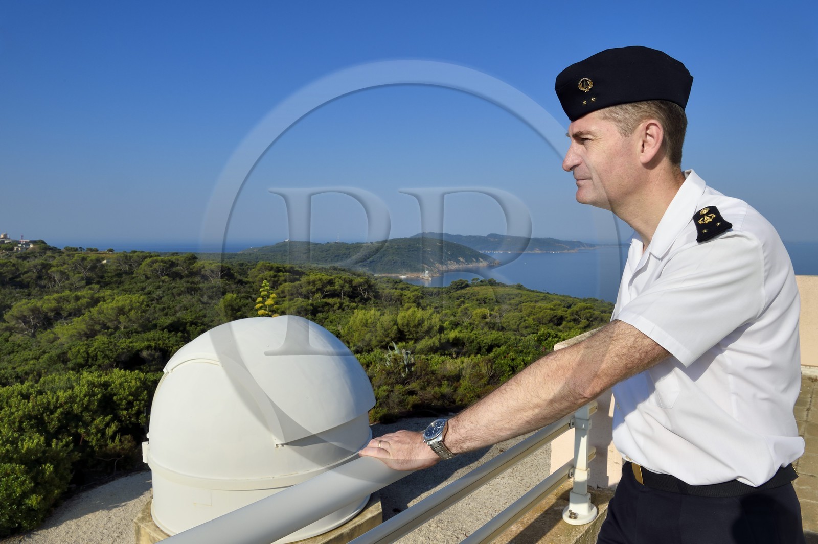 France, Var (83), Iles d'Hyères, Parc national de Port Cros, Ile du Levant, zone militaire, poste optique de la Verette, l’ingénieur général de l’armement Francois-Xavier Dufer, directeur du centre DGA Essais de missiles
