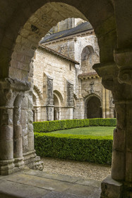 France, Vendée (85), Nieul-sur-l'Autise, Abbaye royale Saint-Vincent fondée en 1069, abrite la tombe d'Aénor de Châtelleraut mère d'Alienor d'Aquitaine, le cloitre