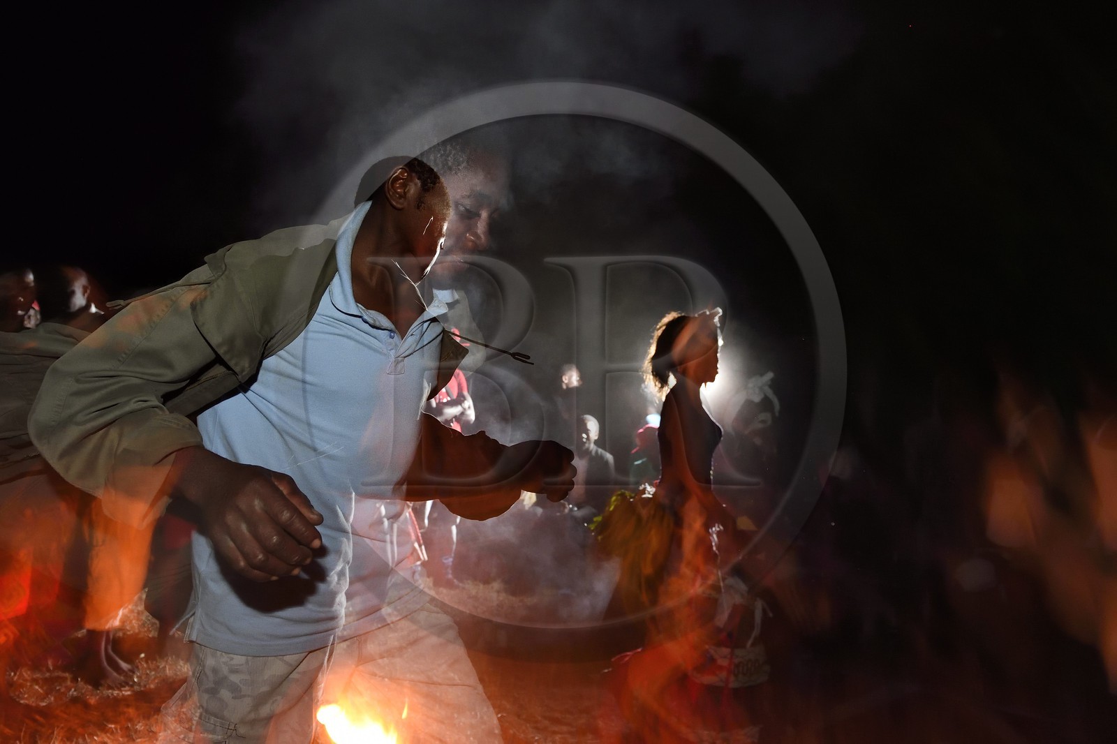 Gabon, province de Ogooué- Maritime, Omboué, région du Loango, danses traditionnelles Nkomi (Myènè)