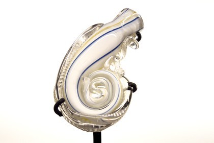 France, Alpes-Maritimes (06), Grasse, Musée International de la Parfumerie, flacon de parfum en verre du XVIIIème siècle (Bristol)