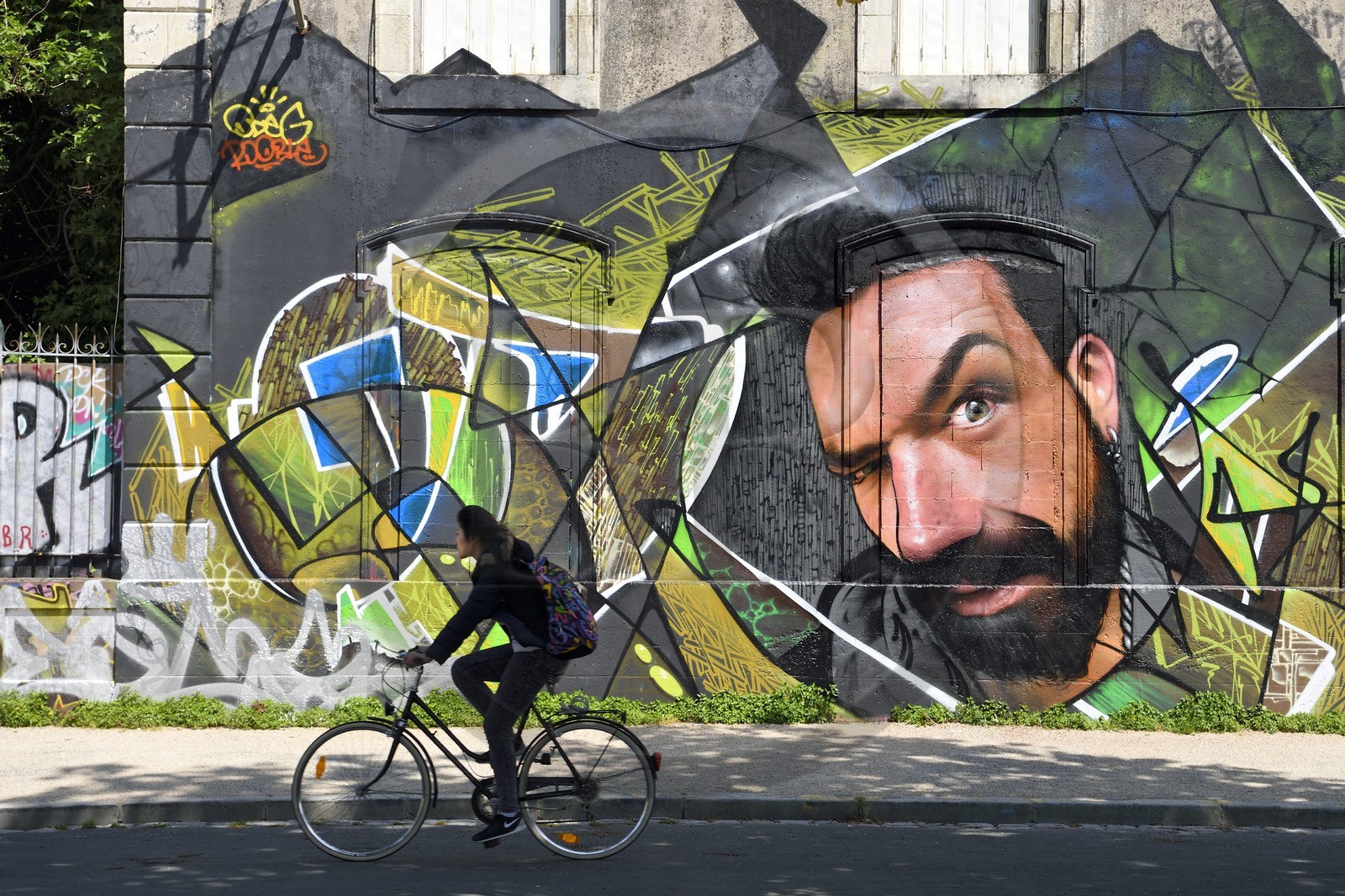 France, Charente-Maritime (17), La Rochelle, peinture murale réalisée par LES FRERES COULURES rue de l'Armide