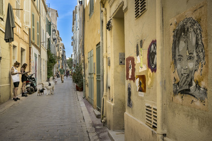 France, Bouches-du-Rhône (13), Marseille, quartier du Panier, peintures murales et graffitis rue du Refuge