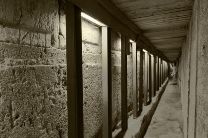 Israel, Jérusalem, ville sainte, vieille-ville classée Patrimoine Mondial de l'UNESCO, souterrain du Kotel qui longe le Mur occidental (original et jamais restauré) faisant partie des murs de soutènement de l'esplanade du Temple construite par Hérode Ier le Grand