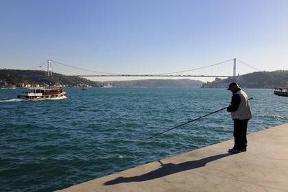 Turkey, Istanbul, the Bosphorus in Emirgan and the Fatih Bridge