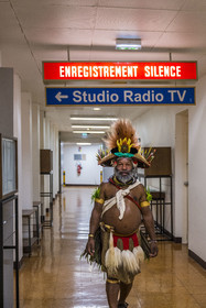 France, Paris (75), siège de l'UNESCO, conférence à l'Université de la Terre du 25 novembre 2022, le chef Papou Mundiya Kepanga