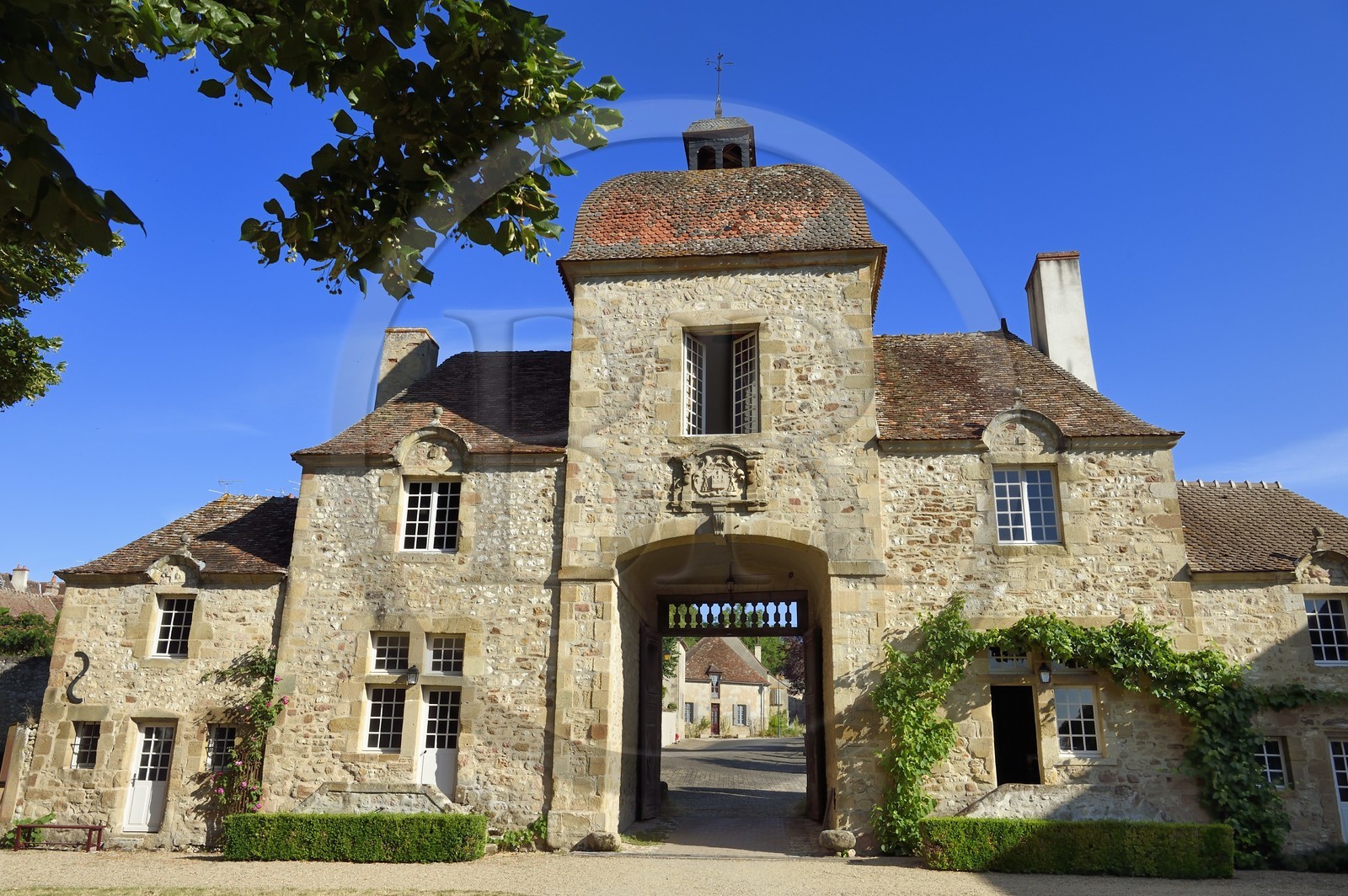 France, Allier (03), former province of Bourbonnais, Souvigny, Souvigny cluniac Priory (prieuré Saint-Pierre-et-Saint-Paul), ducal necropolis of the Dukes of Bourbon, the porter's lodge of the prior's residence (17th century)