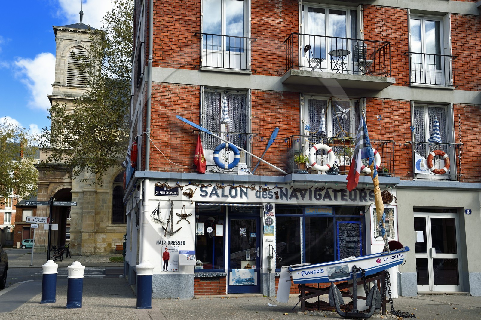 France, Seine-Maritime (76), Le Havre, quartier Saint-François dit quartier Breton,  le très particulier Salon des Navigateurs du coiffeur Daniel Lecompte