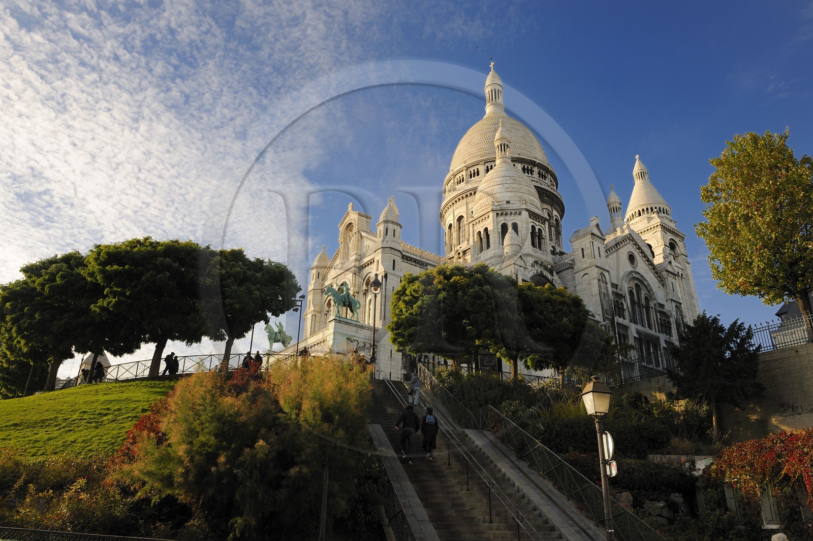 France, Paris, the Butte Montmartre, the Basilique du Sacre Coeur (Sacred Heart Basilica)