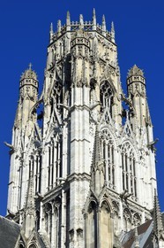 France, Seine-Maritime (76), Rouen, abbatiale Saint-Ouen (XIIème au XVème siècle) de style gothique rayonnant et flamboyant, Tour-clocher dite couronnée sur la croisée du transept