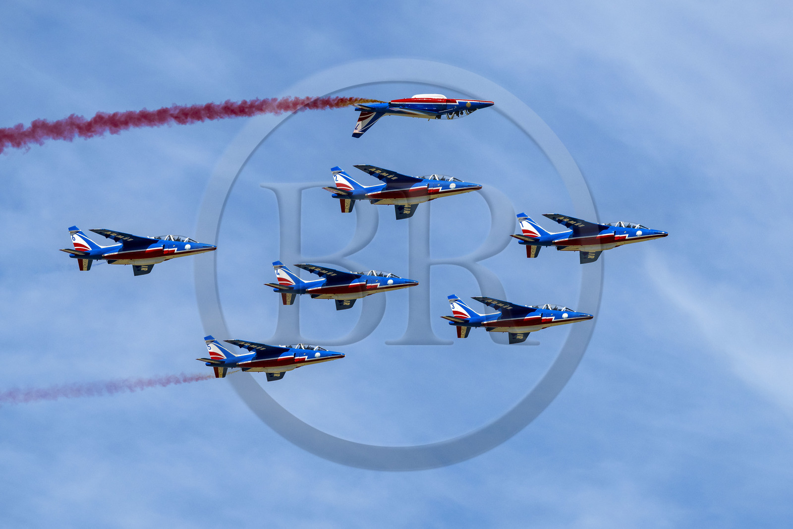 France, Bouches-du-Rhône (13), Salon-de-Provence, base aerienne 701, base de la Patrouille de France (PAF pour Patrouille acrobatique de France) de l'Armée de l'air et de l'espace française, démonstrations aériennes des avions Alphajet à l'occasion de la cérémonie d’échange des Gardes