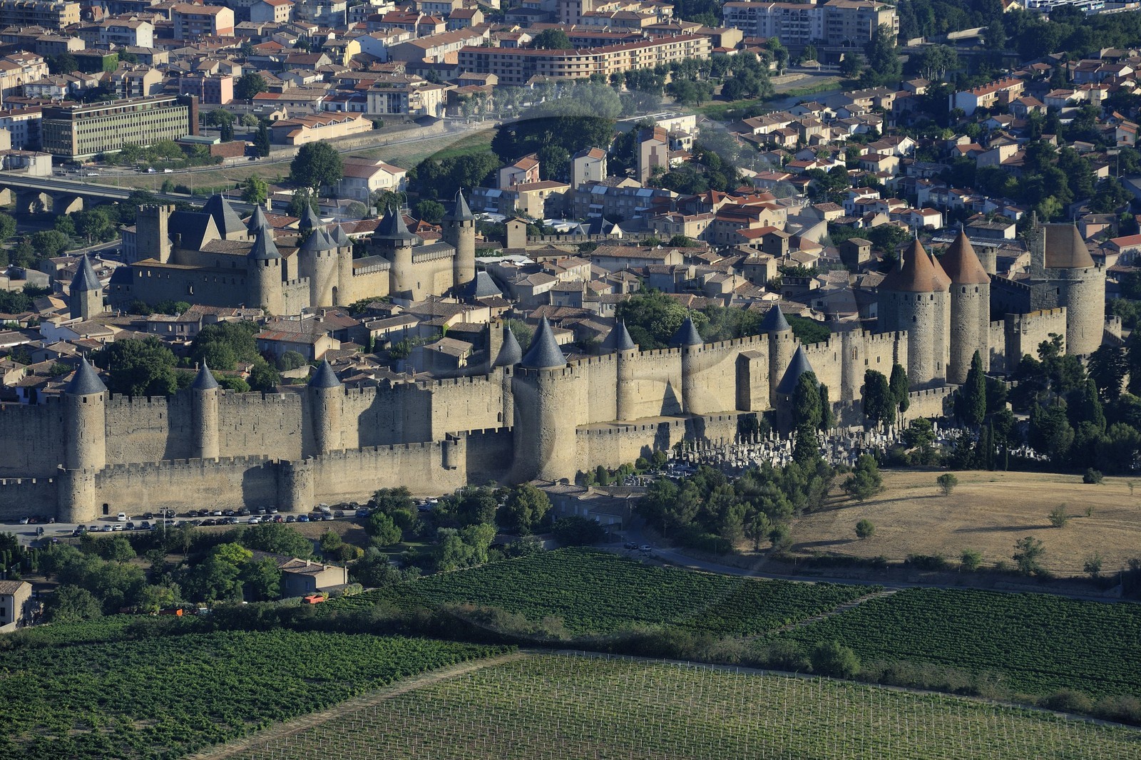 France, Aude (11), Carcassonne, la cité médiévale (vue aérienne)