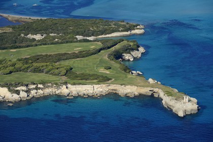 France, Corse-du-Sud (2A), Bonifacio, Pointe de Sperone, Golf de Sperone (vue aérienne)