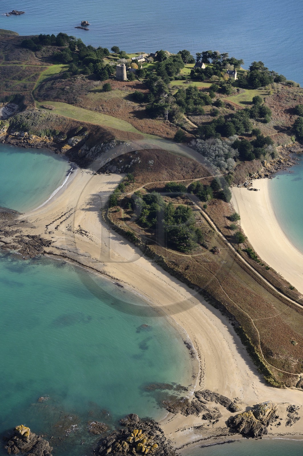 France, Cotes-d'Armor, small archipelago of Ebihens (Hébihens) extending the peninsula of Saint-Jacut-de-la-Mer (aerial view)