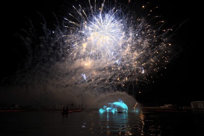 Maroc, région de l'Oriental, station balnéaire de Mediterrania Saïdia, feux d'artifices de la soirée d'inauguration du 19 juin 2009