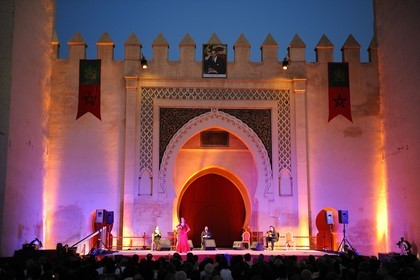 Maroc, Moyen Atlas, Fès, ville impériale, Porte Bab Makina, le festival de Musiques Sacrées du Monde, danse et chant Flamenco de la compagnie Belen Maya (Espagne)