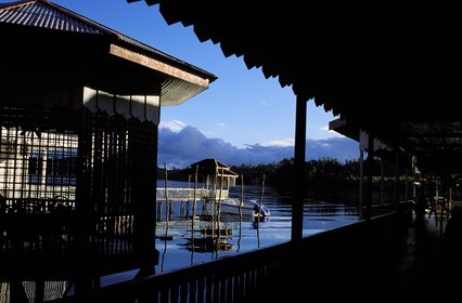 Indonésie, Sulawesi (les Célèbes), les îles Togian, maisons sur pilotis