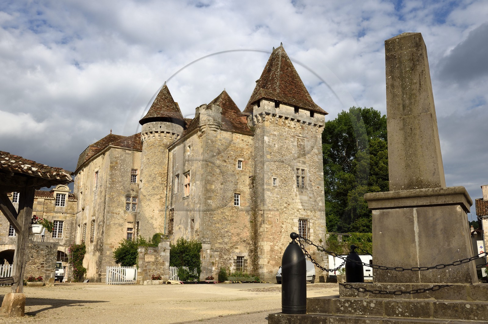 France, Dordogne (24), Périgord Vert, Saint-Jean-de-Côle, labellisé Les Plus Beaux Villages de France, Chateau de la Marthonye ou de la Marthonie