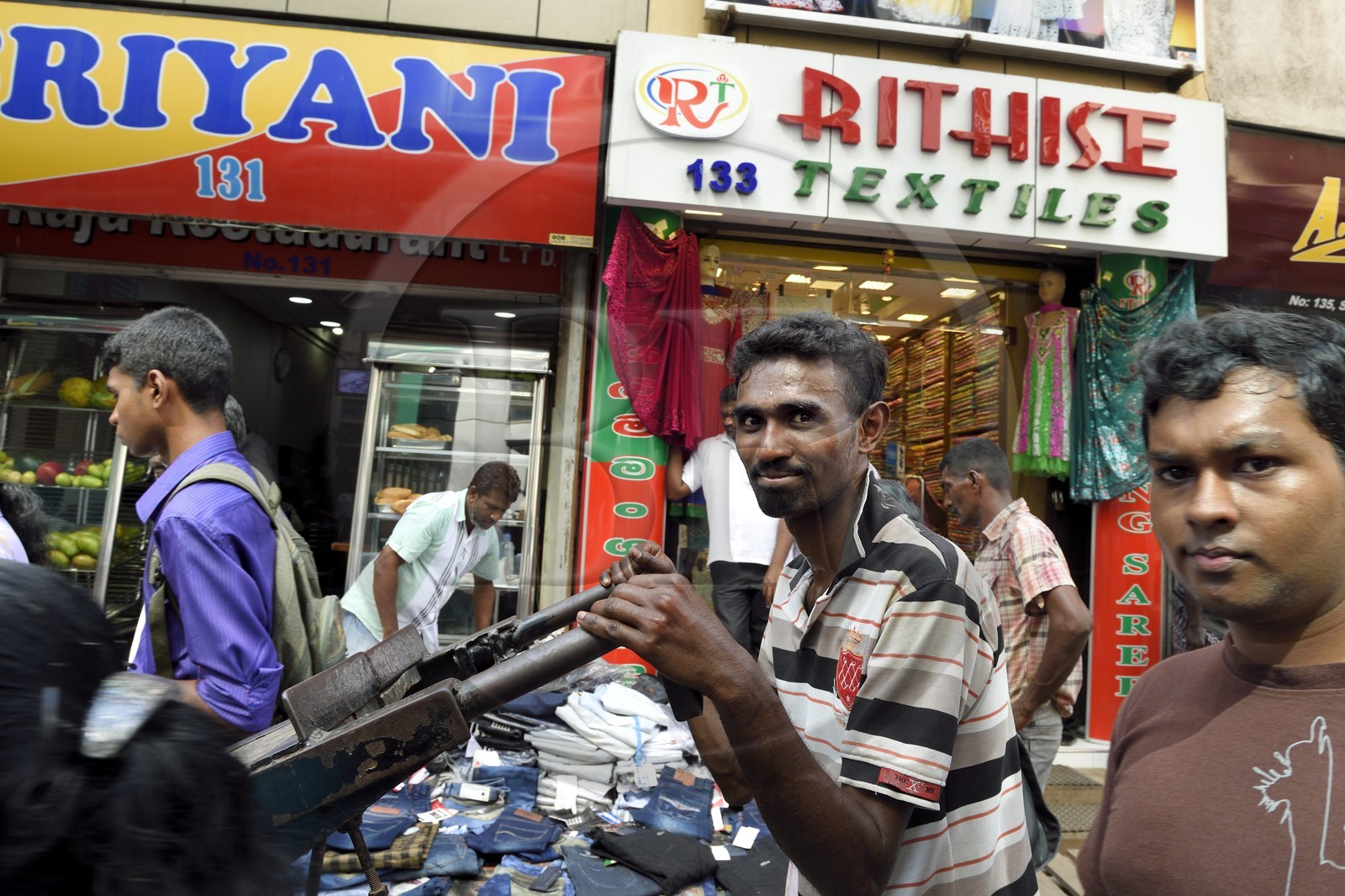 Sri Lanka, province de l'ouest, district de Colombo, Colombo, le bazar animé de Pettah dans 2nd Cross street