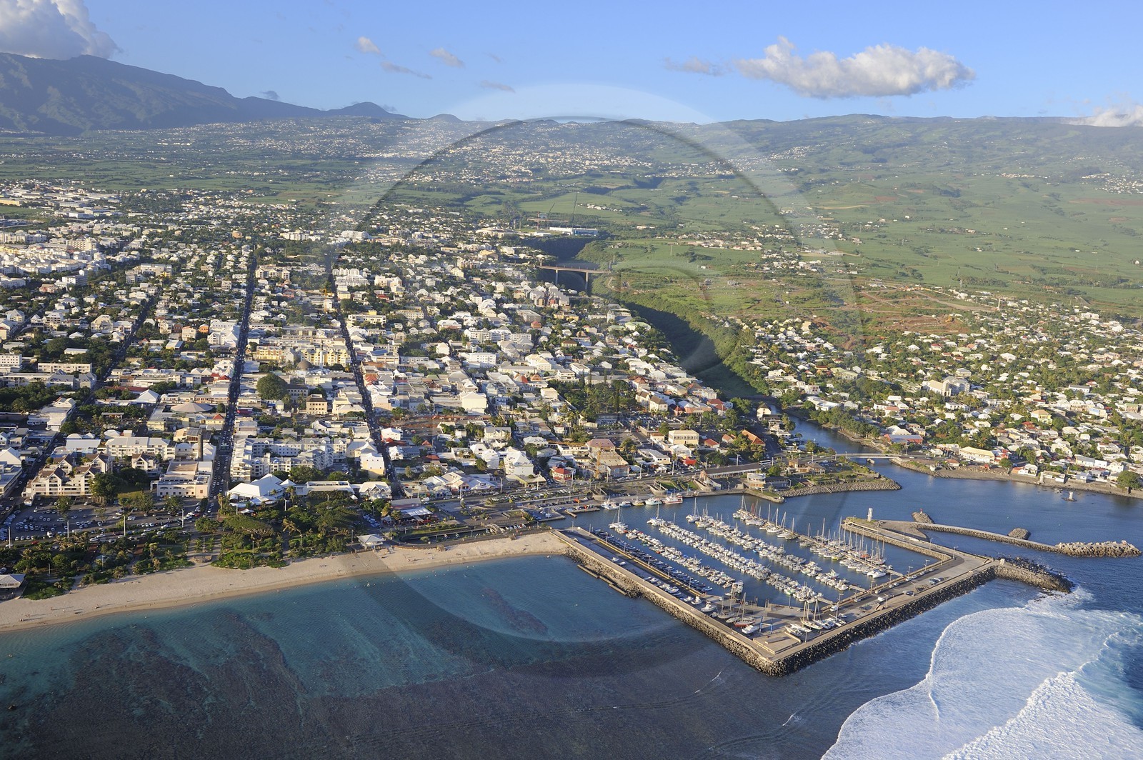 France, île de la Réunion, Saint-Pierre (vue aérienne)
