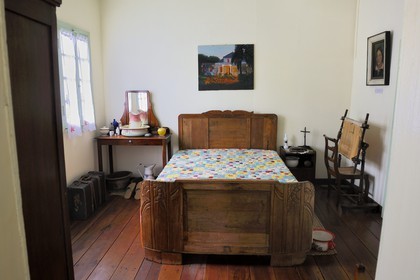 France, Ile de la Reunion, côte sud, Saint-Philippe, Ecomusée Au Bon Roi Louis, chambre à coucher d'une case créole