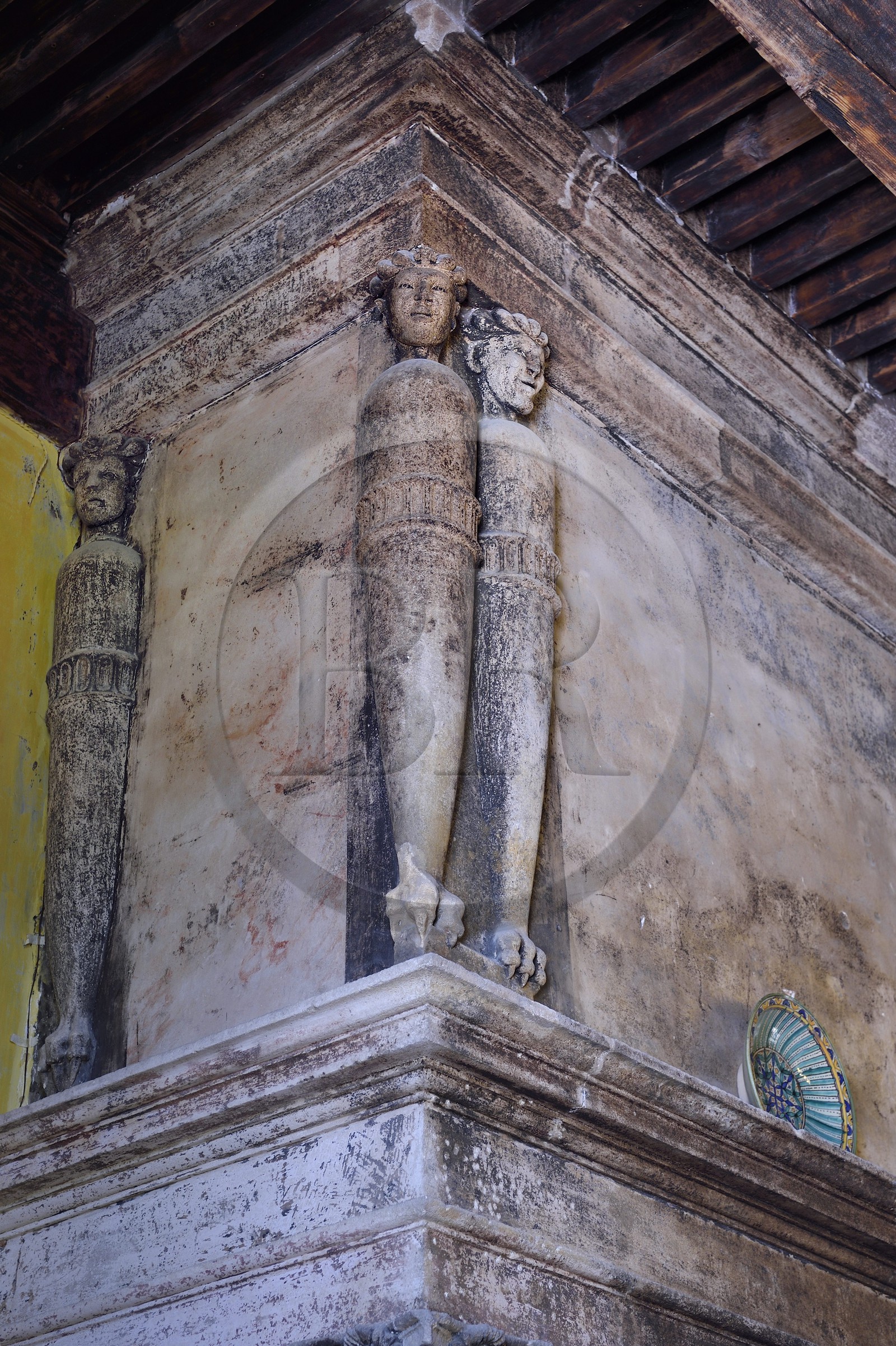 France, Vaucluse, Parc Naturel Regional du Luberon (Natural Regional Park of Luberon), Lourmarin, labelled Les Plus Beaux Villages de France (The Most Beautiful Villages of France), the castle of the 15th and 16th centuries Renaissance, reception hall, Renaissance fireplace with sculptures of Indian heads crowned with feathers