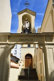 France, Allier (03), Vichy, la chapelle des Missions rattachée à la Maison du Missionnaire en arrière plan