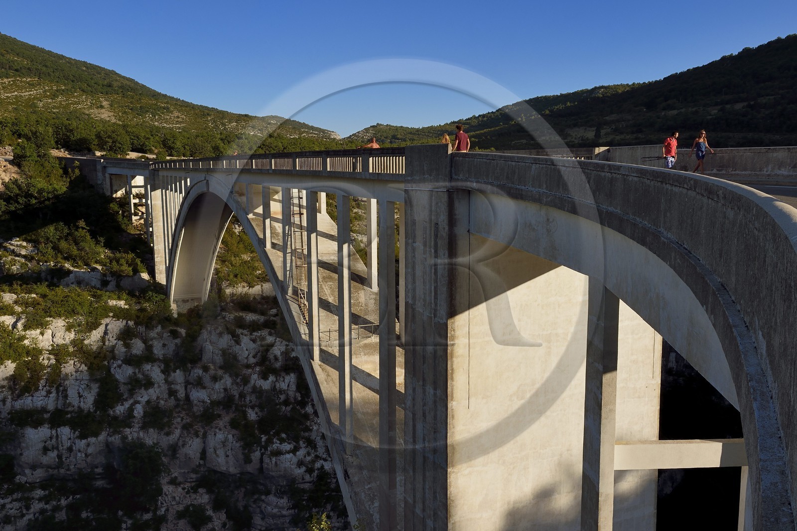 Var (83), Parc Naturel Régional du Verdon, le pont de l'Artuby qui surplombe les Gorges de l'Artuby