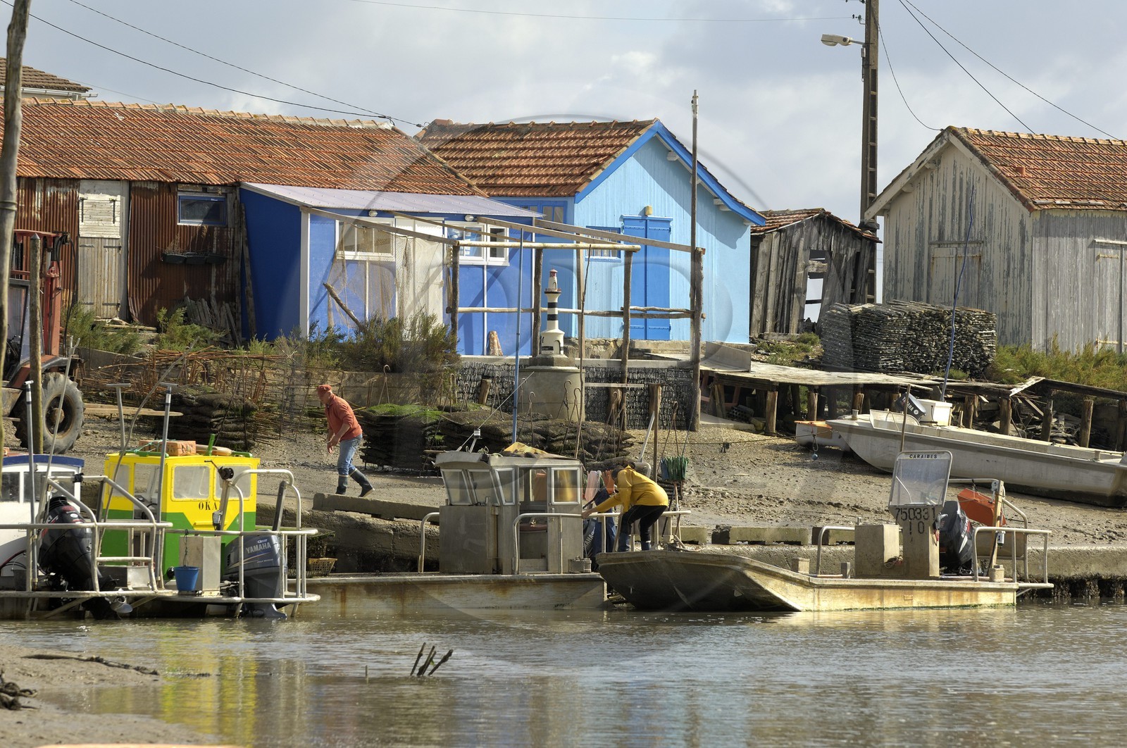 France, Charente-Maritime (17), Ile d'Oléron, le chenal d'Ors, port ostréicole