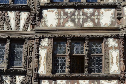France, Bas Rhin (67), Saverne, détail de la façade de la Maison à colombage Katz du XVIIème siècle