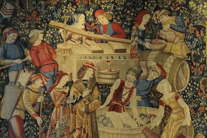France, Paris, Musee du Moyen-Age (Middle Ages Museum), the former Hotel de Cluny,  tapestry  the grape harvests  of the beginning of 16th century