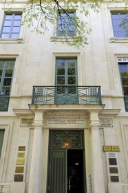 France, Gard, Nimes, birthplace of Alphonse Daudet located at No. 20 Boulevard Gambetta, on the pediment is engraved this sentence from the author: I do know one thing, yelling at my kids Long live life!