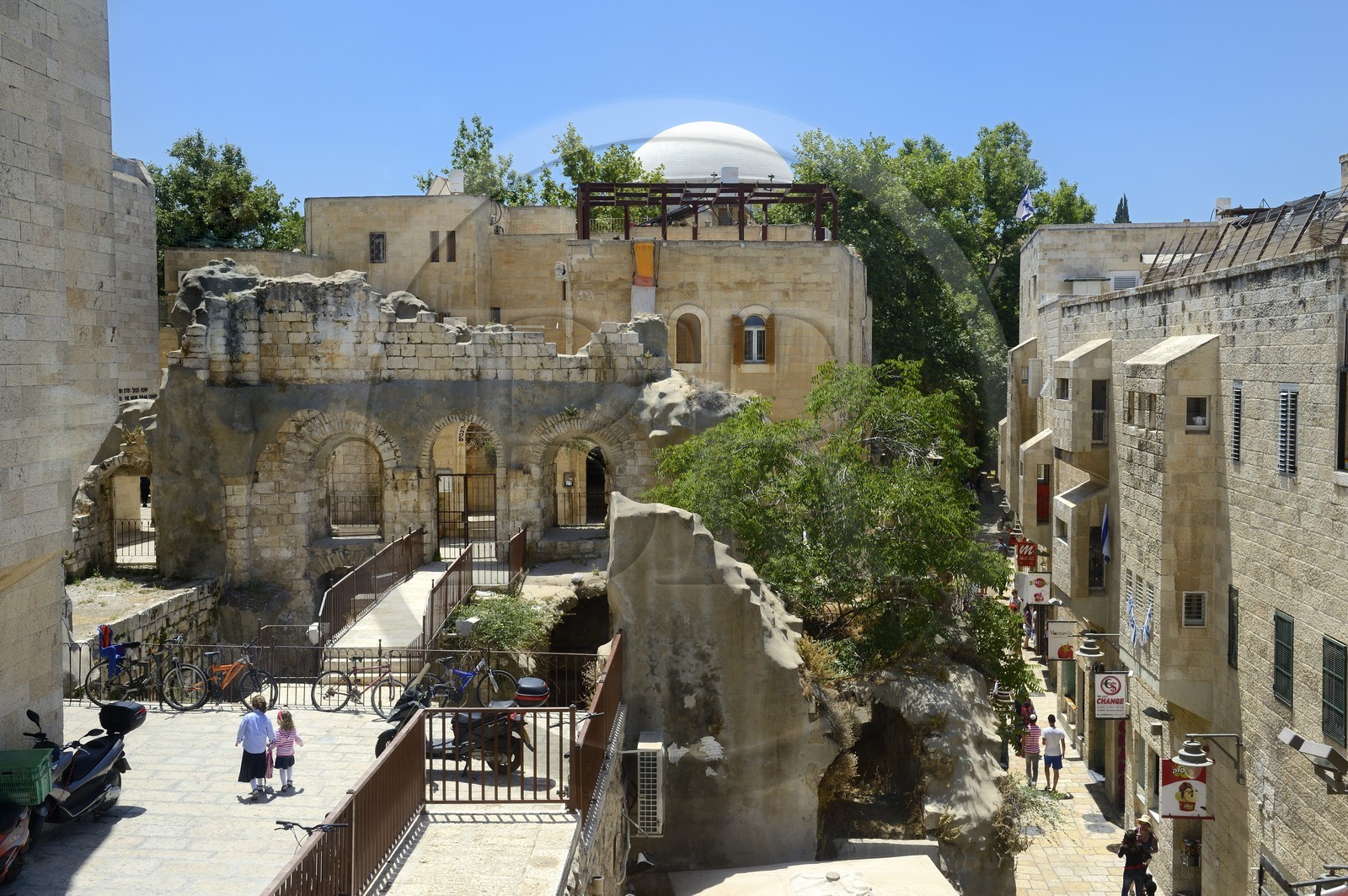 Israel, Jérusalem, ville sainte, vieille-ville classée Patrimoine Mondial de l'UNESCO, le quartier juif, ruine de la synagogue Tiferet-Yisrael détruite lors de la guerre de 1948