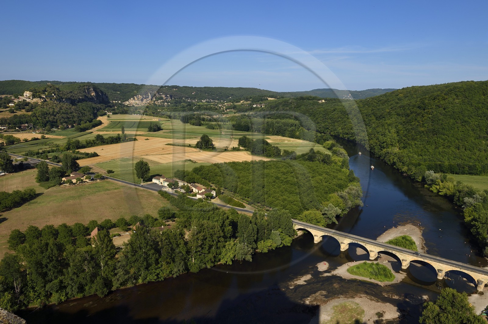 France, Dordogne (24), Périgord Noir, vallée de la Dordogne, gabare sur la rivière Dordogne à Castelnaud-la-Chapelle