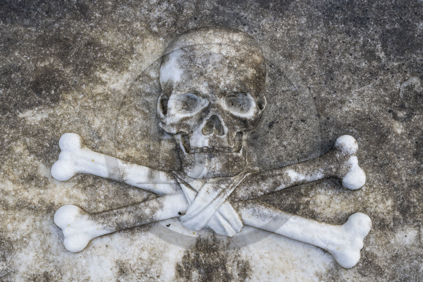 France, Côtes d'Armor (22), Paimpol, cimetière municipal, tombe de la famille Corouge, armateurs devenus flibustiers en période de guerre, à la course entre 1792 et 1815