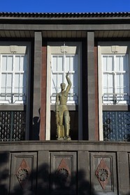 Portugal, Madeira Island, Funchal, statue representing the justice in front of the courthouse