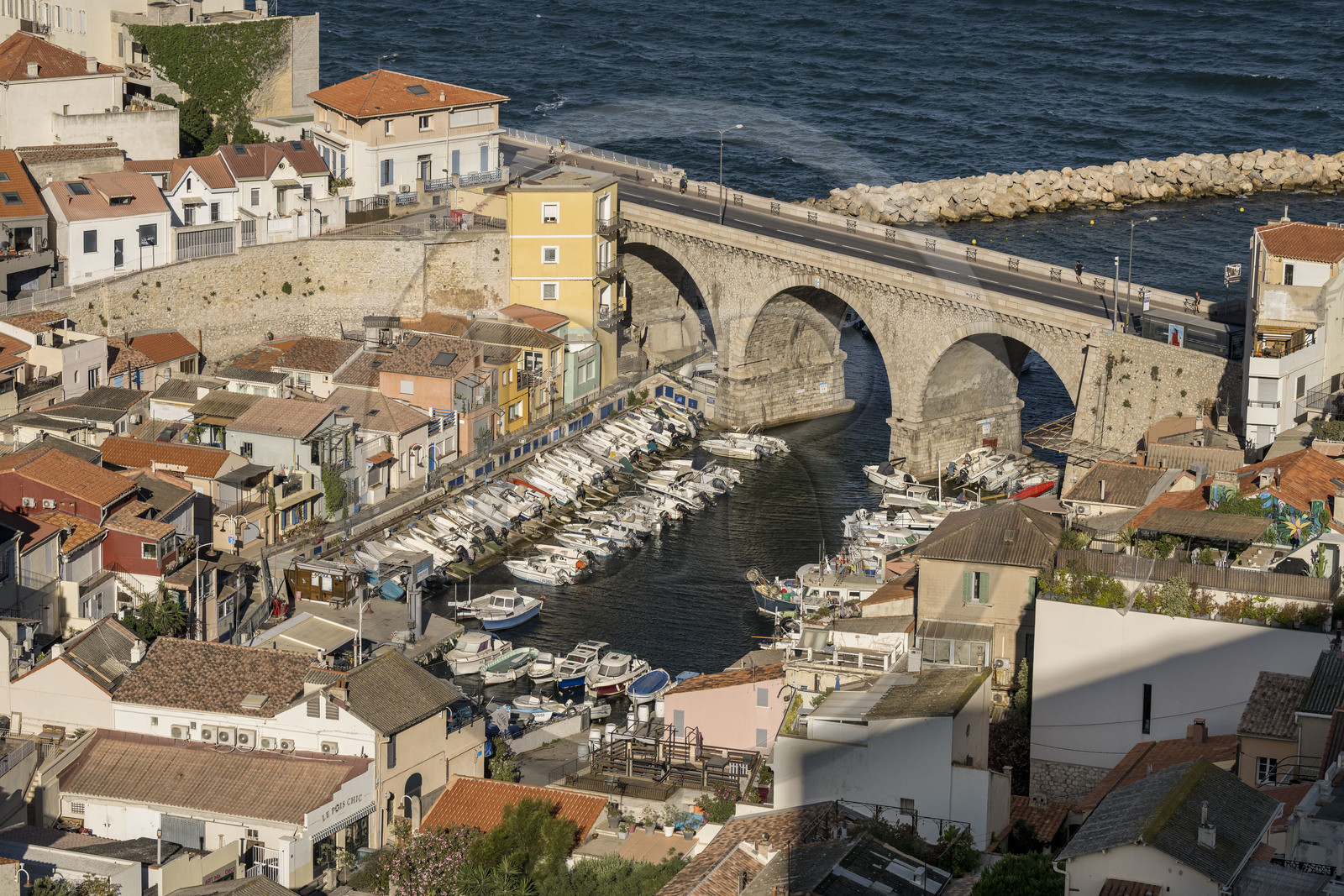 France, Bouches-du-Rhône (13), Marseille, quartier d'Endoume, le Vallon des Auffes et son petit port de pêche