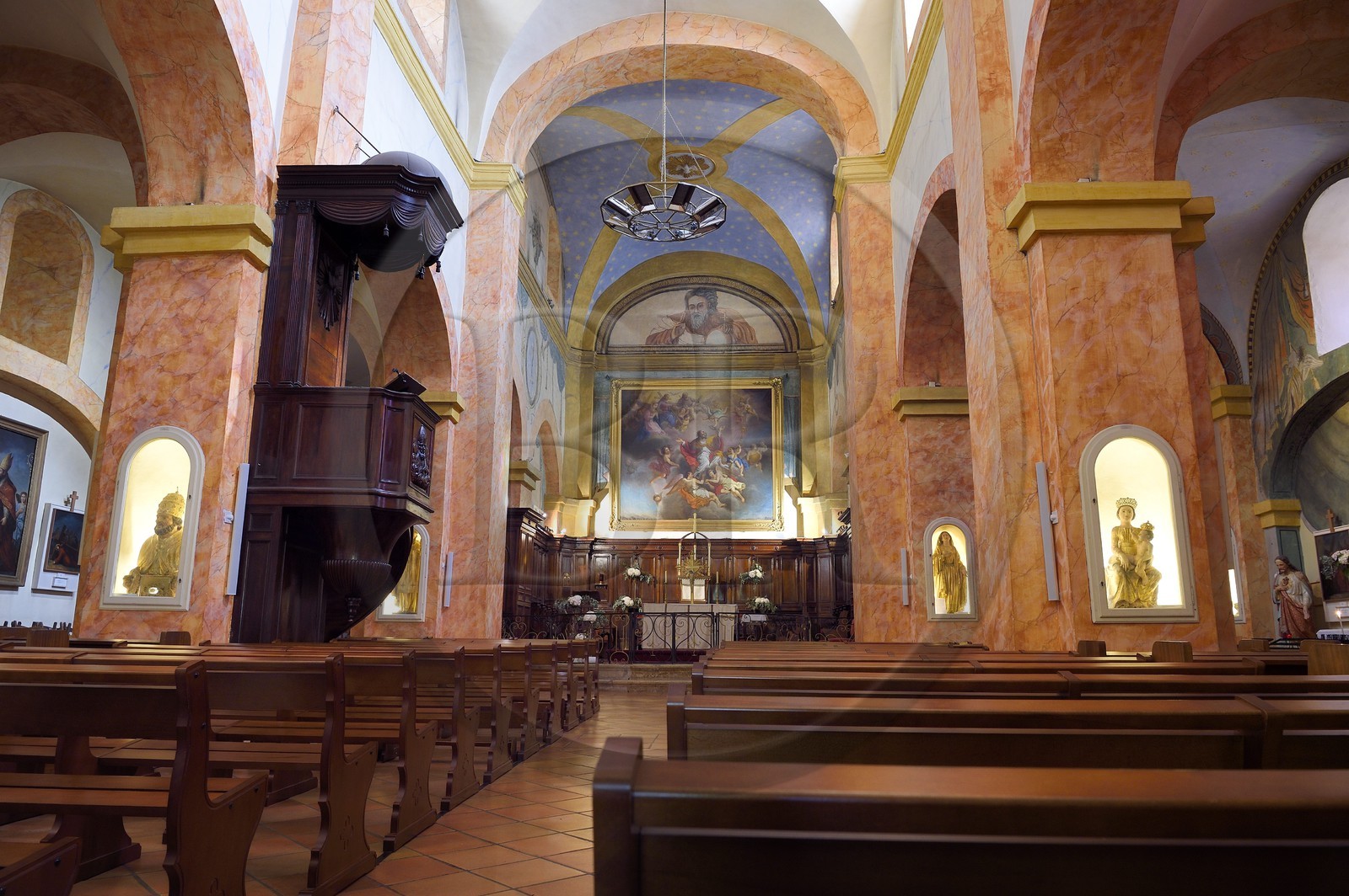 France, Var (83), Bormes-les-Mimosas, l'église Saint-Trophyme