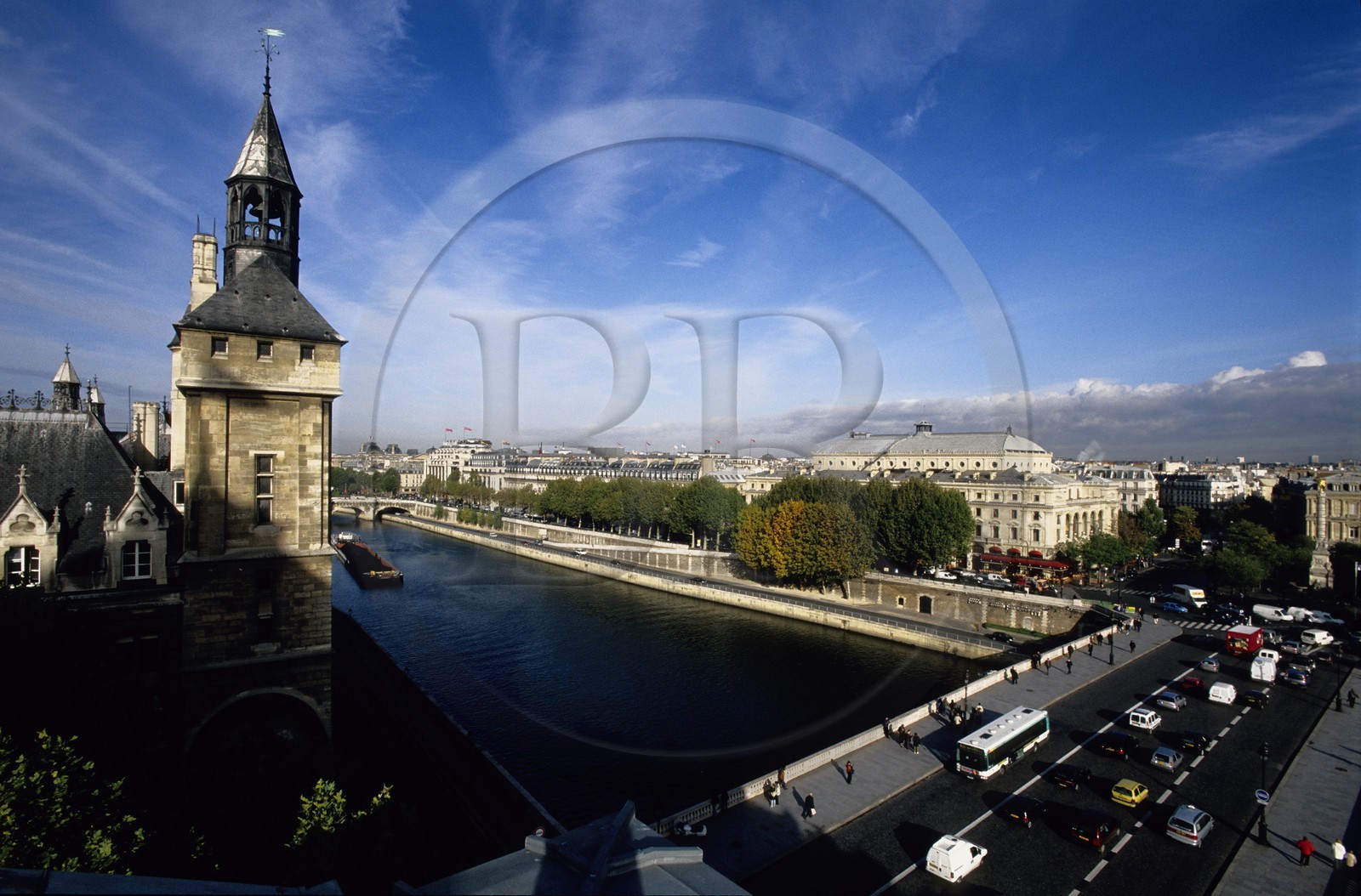 France, Paris (75), les rives de la Seine, classées Patrimoine Mondial de l'UNESCO, le pont au Change, la tour de la Conciergerie et place du Châtelet