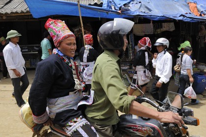 Vietnam, province de Lao Cai, région Nord-Ouest de Sapa, le marché multi-éthnique de Muong Hum