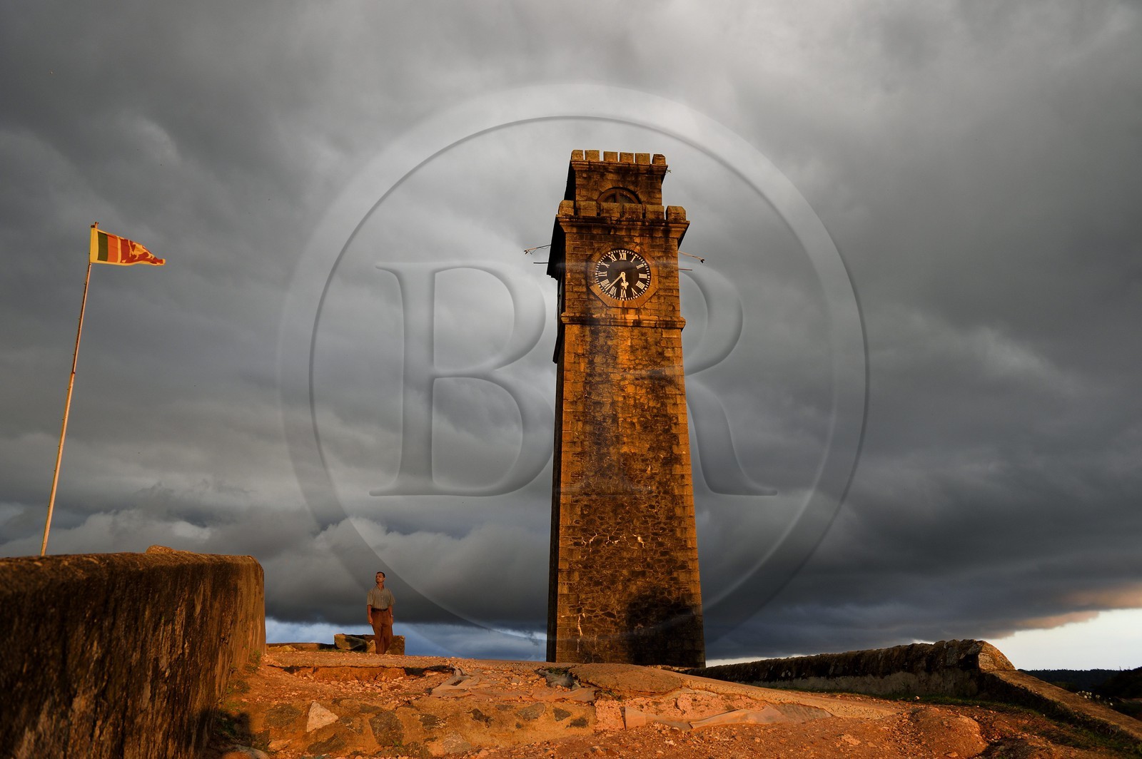 Sri Lanka, Province du Sud, Fort de Galle, classé Patrimoine Mondial de l'UNESCO, la Tour de l'Horloge domine le Bastion de la Lune