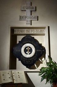 France, Meurthe-et-Moselle (54), pays du Saintois, colline de Sion-Vaudémont, basilique Notre-Dame de Sion, couronne de pélerin qui a évoluée en fonction des périodes d'occupation ou de libération