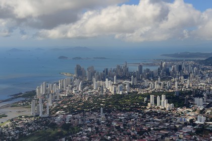 Panama, les gratte-ciels de Panama City (vue aérienne)