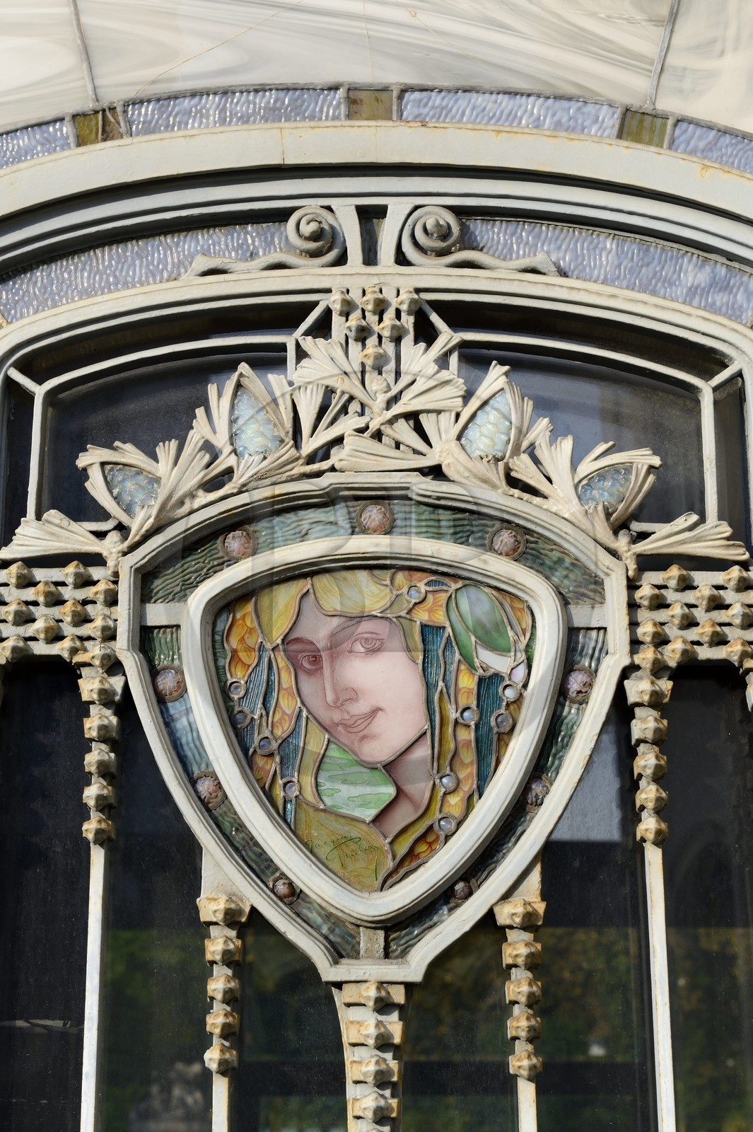 France, Meurthe-et-Moselle (54), Nancy, musée de l'Ecole de Nancy dans l'ancienne propriété d'Eugène Corbin, vitrail sur la porte principale