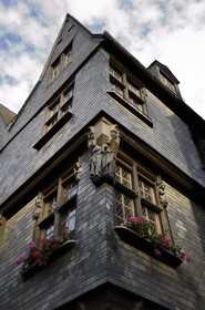 France, Indre et Loire (37), Tours, place Plumereau, maison à l'angle de la rue de la Monnaie