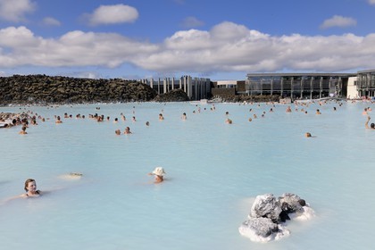 Islande, Grindavik, baignade au Blue Lagoon (Usine géothermique)